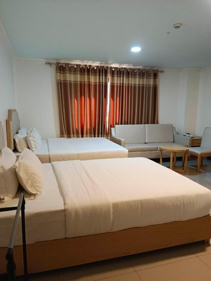 Clark Field Punta Clark Hotel מראה חיצוני תמונה