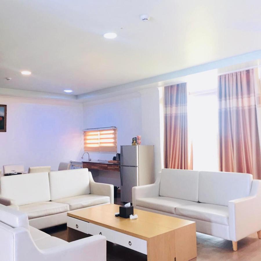 Clark Field Punta Clark Hotel מראה חיצוני תמונה