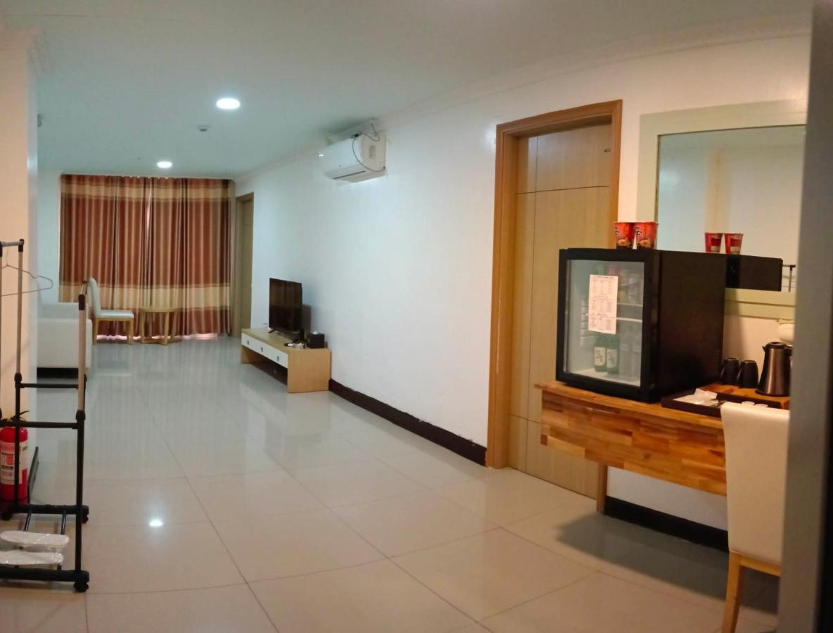 Clark Field Punta Clark Hotel מראה חיצוני תמונה