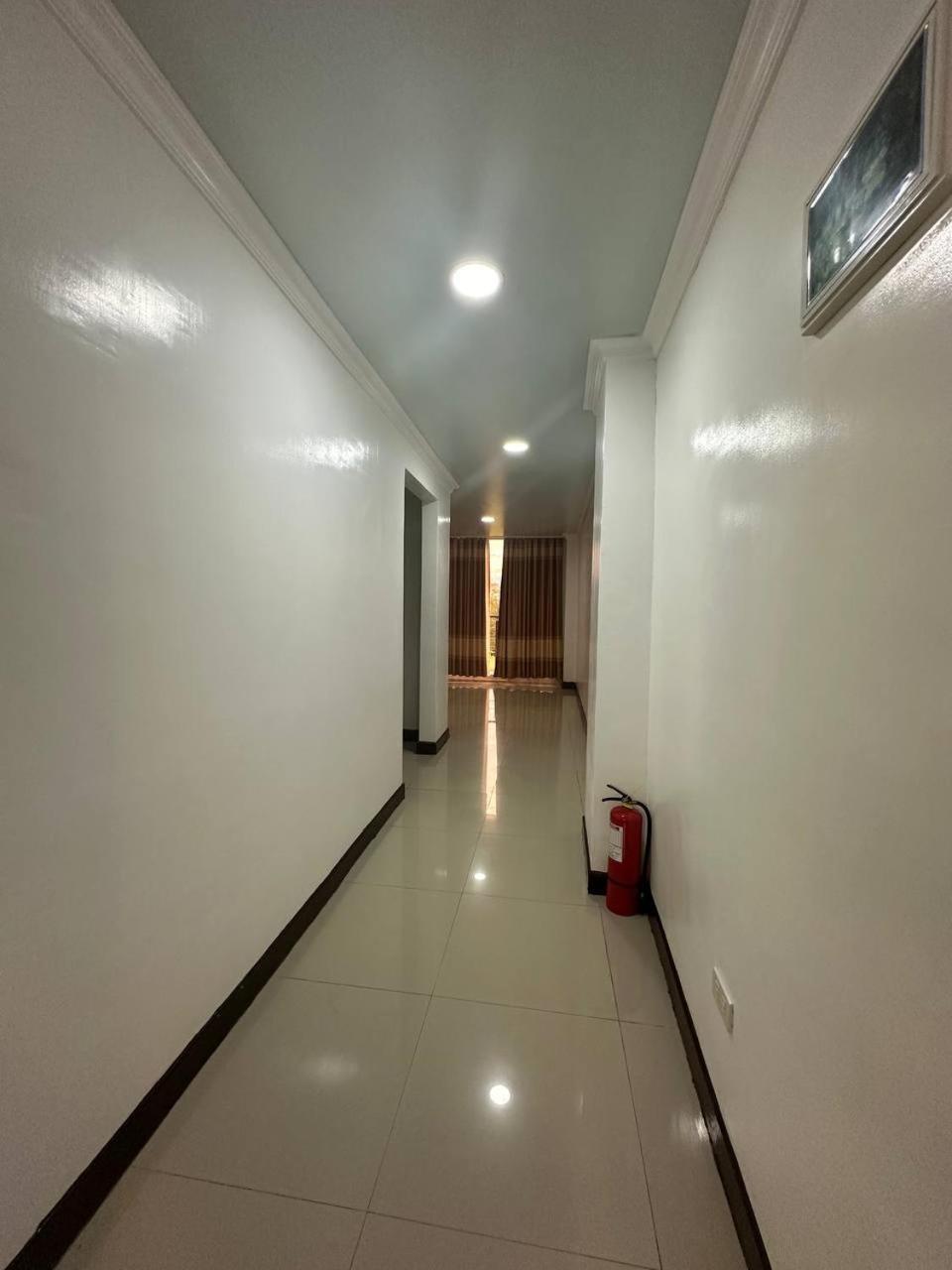Clark Field Punta Clark Hotel מראה חיצוני תמונה