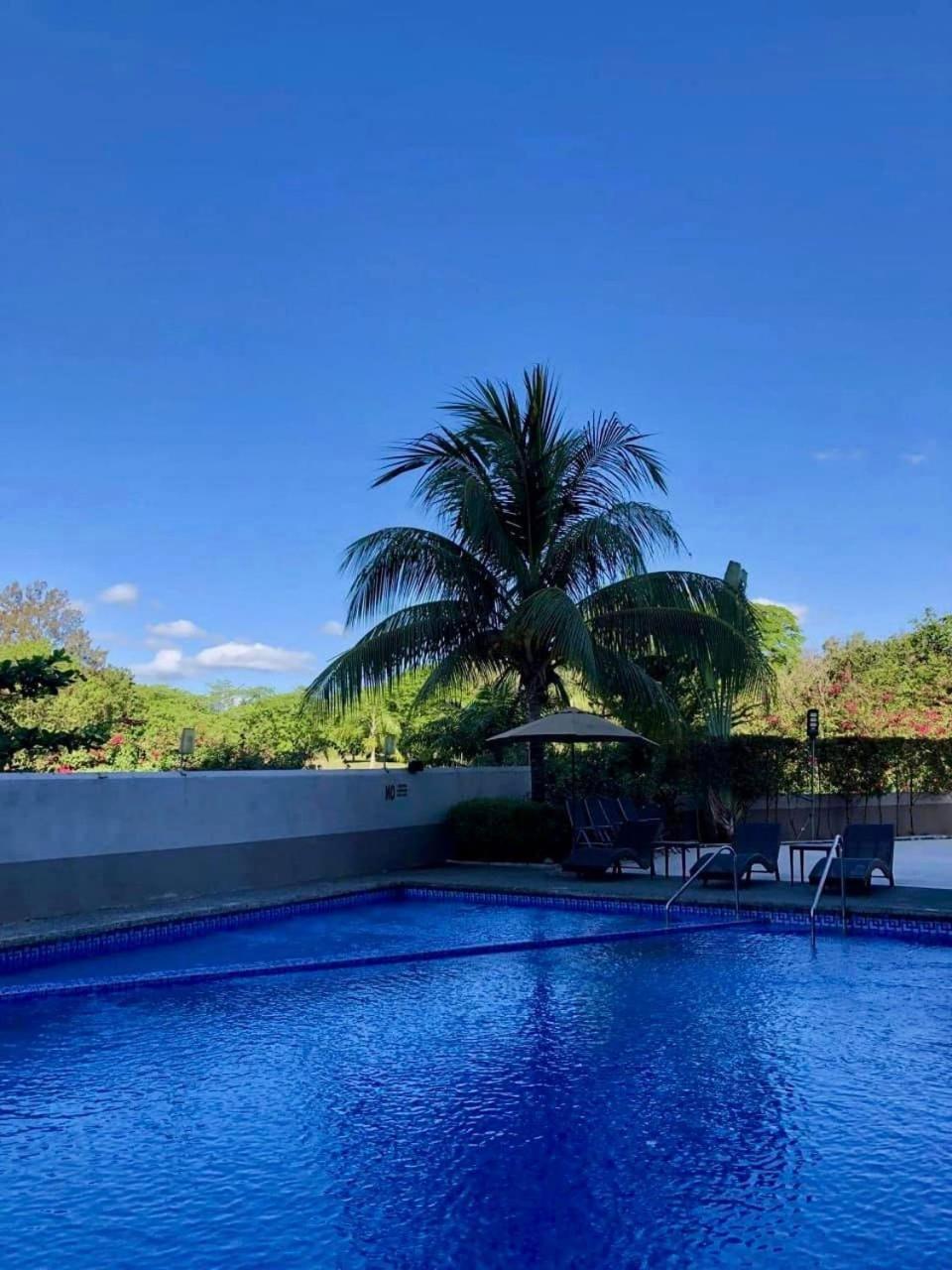 Clark Field Punta Clark Hotel מראה חיצוני תמונה