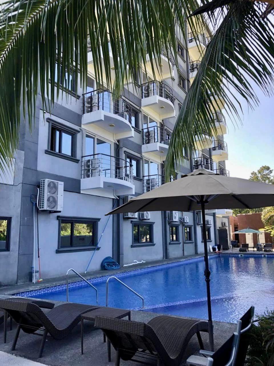 Clark Field Punta Clark Hotel מראה חיצוני תמונה